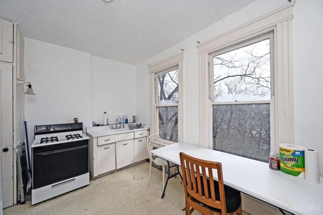 2222 Eureka Terrace, Cincinnati, OH 45219