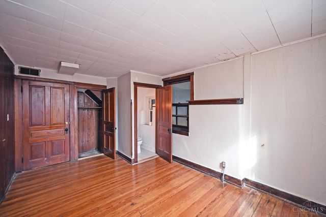 2222 Eureka Terrace, Cincinnati, OH 45219