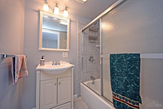 2222 Eureka Terrace, Cincinnati, OH 45219