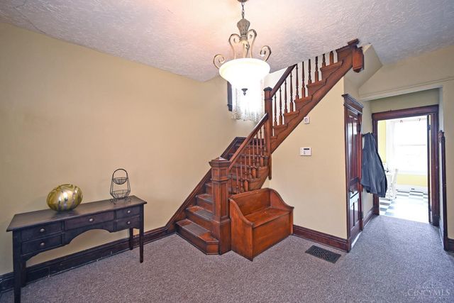 2222 Eureka Terrace, Cincinnati, OH 45219