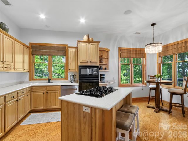 115 Stoney Falls Loop D1, Burnsville, NC 28714