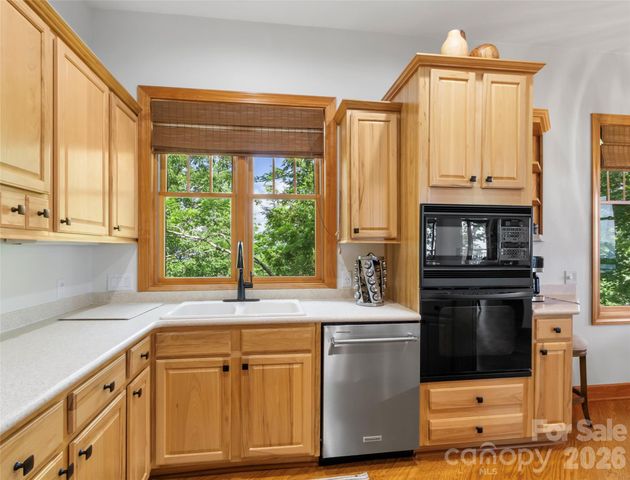 115 Stoney Falls Loop D1, Burnsville, NC 28714