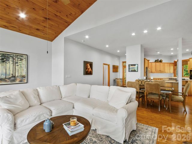 115 Stoney Falls Loop D1, Burnsville, NC 28714