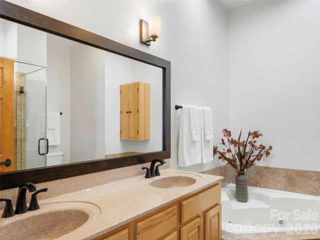115 Stoney Falls Loop D1, Burnsville, NC 28714