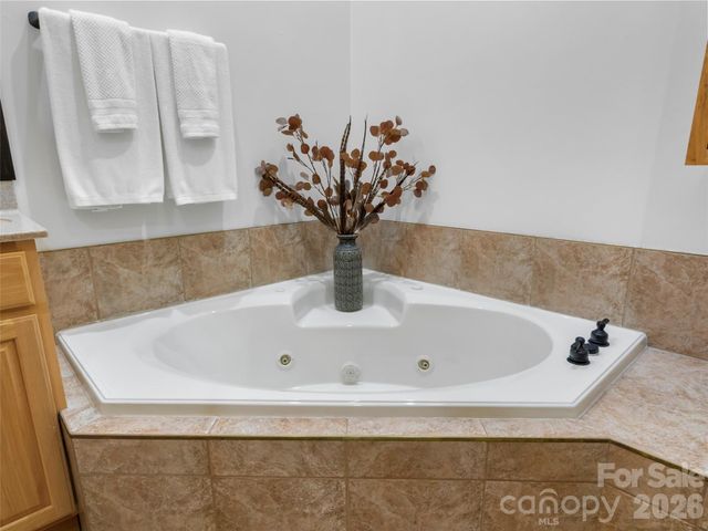 115 Stoney Falls Loop D1, Burnsville, NC 28714