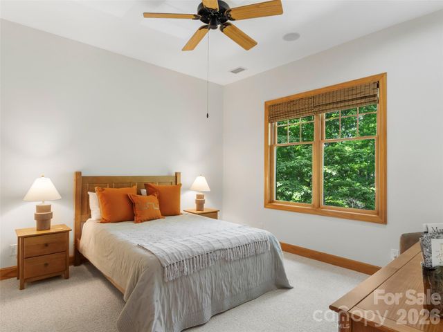 115 Stoney Falls Loop D1, Burnsville, NC 28714