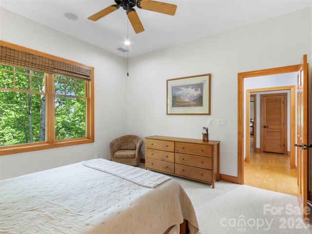 115 Stoney Falls Loop D1, Burnsville, NC 28714