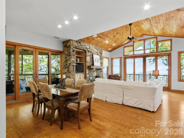 115 Stoney Falls Loop D1, Burnsville, NC 28714