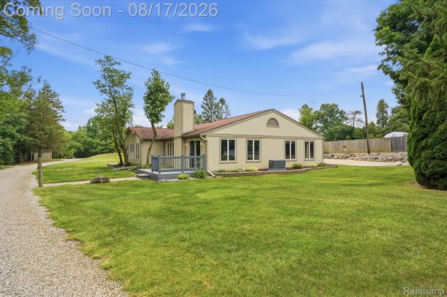10286 7 Mile Road, Salem Township, MI 48167