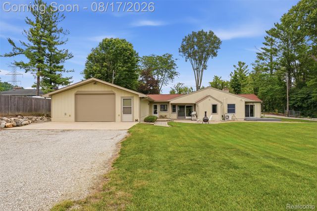 10286 7 Mile Road, Salem Township, MI 48167