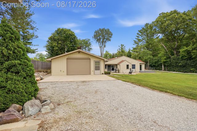 10286 7 Mile Road, Salem Township, MI 48167