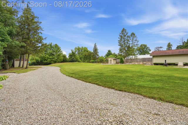 10286 7 Mile Road, Salem Township, MI 48167