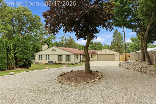 10286 7 Mile Road, Salem Township, MI 48167