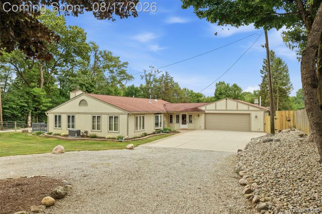 10286 7 Mile Road, Salem Township, MI 48167