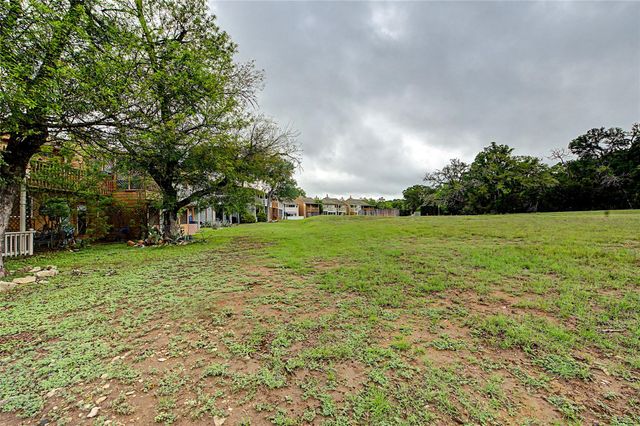 41 Cypress Fairway VLG, Wimberley, TX 78676