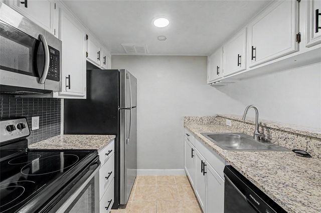 41 Cypress Fairway VLG, Wimberley, TX 78676