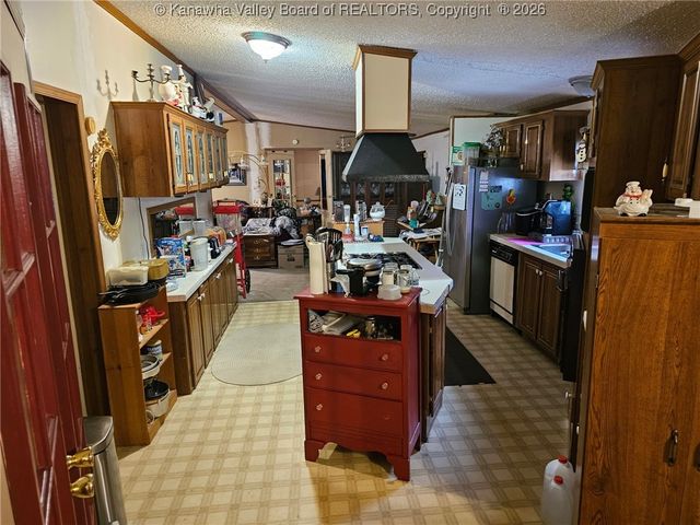 432 W Vickers Drive, Elkview, WV 25071