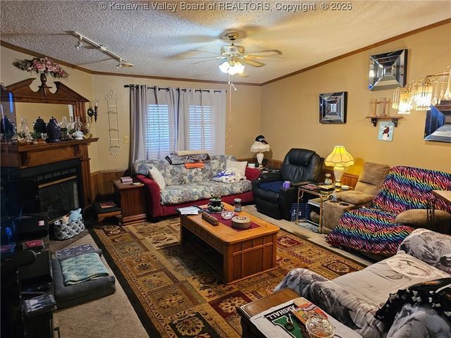 432 W Vickers Drive, Elkview, WV 25071