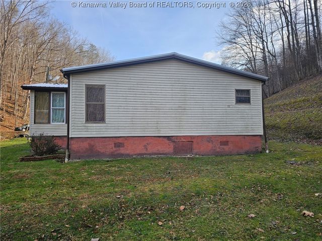 432 W Vickers Drive, Elkview, WV 25071
