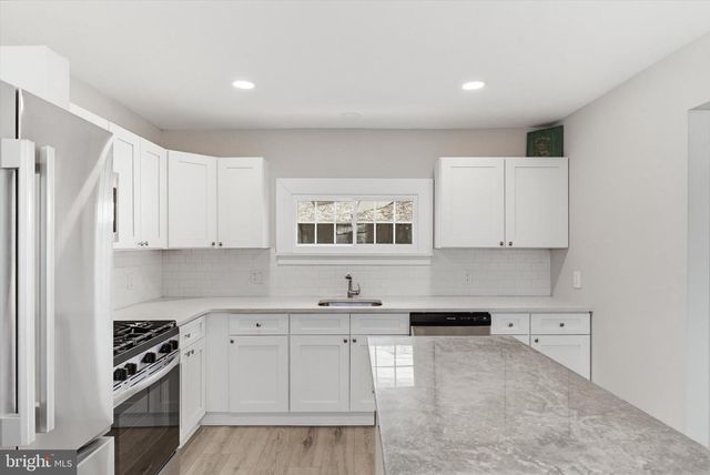 38 E 2ND ST, Florence, NJ 08518