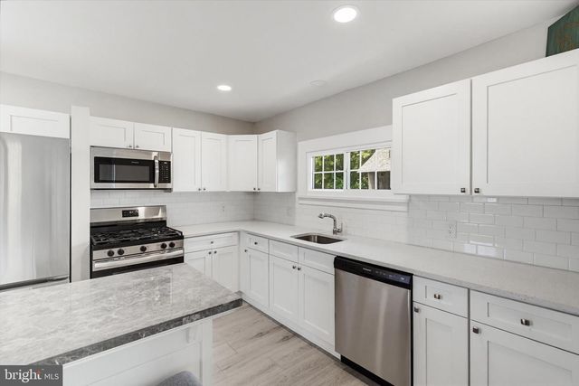 38 E 2ND ST, Florence, NJ 08518