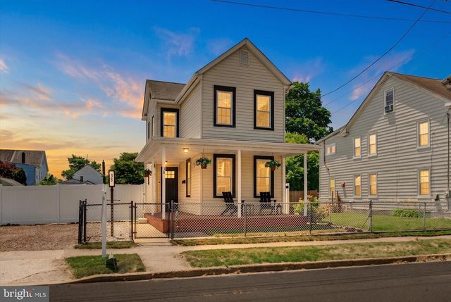 38 E 2ND ST, Florence, NJ 08518