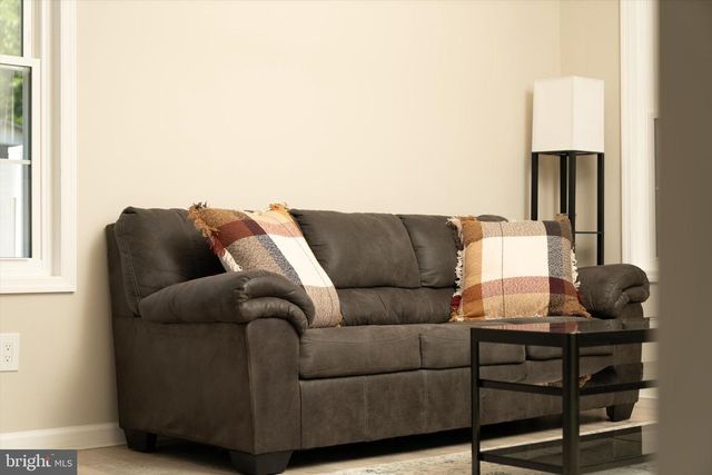 38 E 2ND ST, Florence, NJ 08518