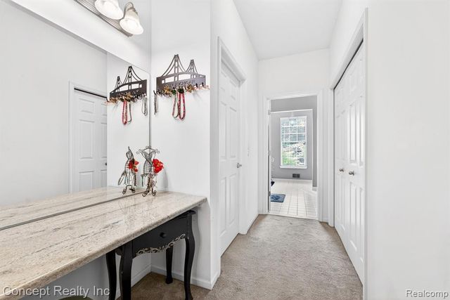 42392 White Hart Boulevard, Canton, MI 48188