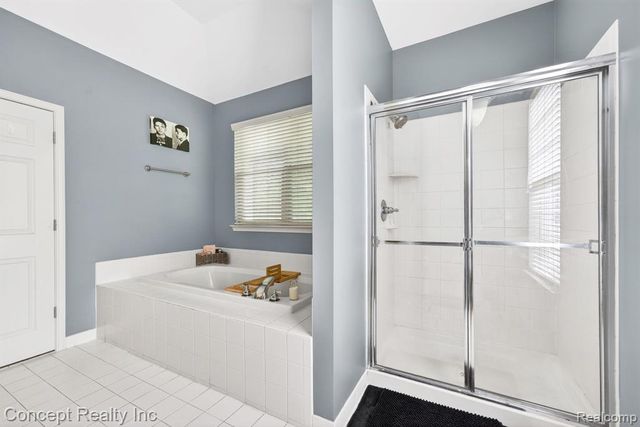 42392 White Hart Boulevard, Canton, MI 48188