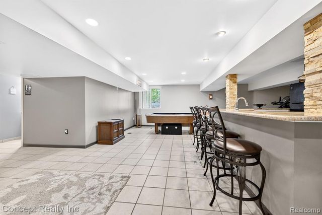 42392 White Hart Boulevard, Canton, MI 48188