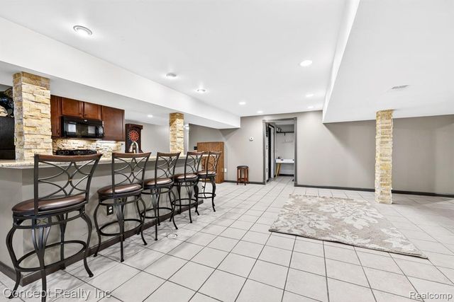 42392 White Hart Boulevard, Canton, MI 48188