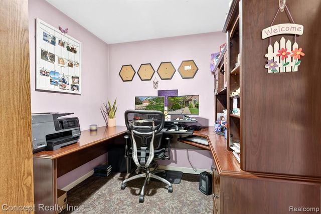 42392 White Hart Boulevard, Canton, MI 48188