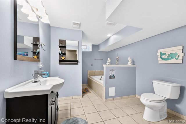 42392 White Hart Boulevard, Canton, MI 48188