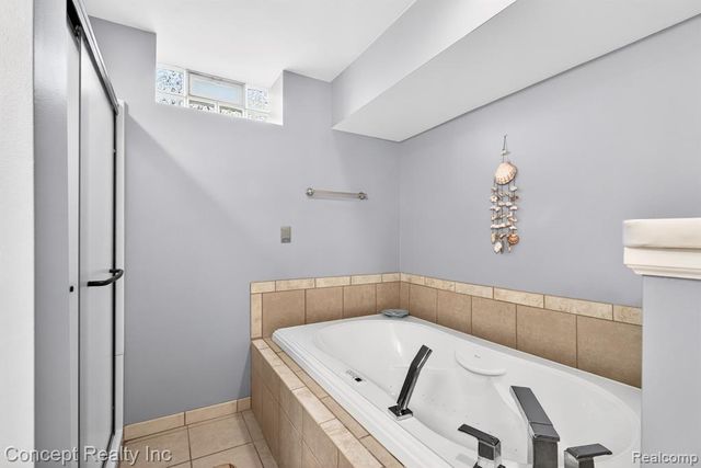 42392 White Hart Boulevard, Canton, MI 48188