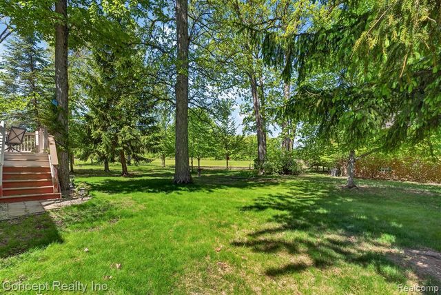 42392 White Hart Boulevard, Canton, MI 48188