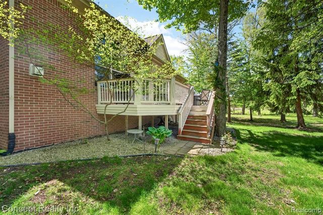 42392 White Hart Boulevard, Canton, MI 48188