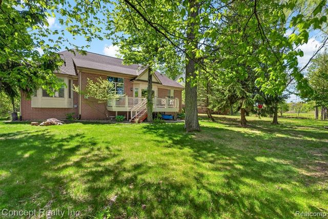 42392 White Hart Boulevard, Canton, MI 48188