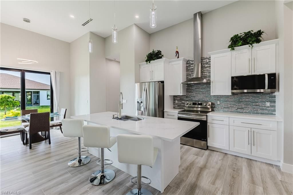 Image 13 of property listing at 4126 NW 39th ST, Cape Coral, FL 33993