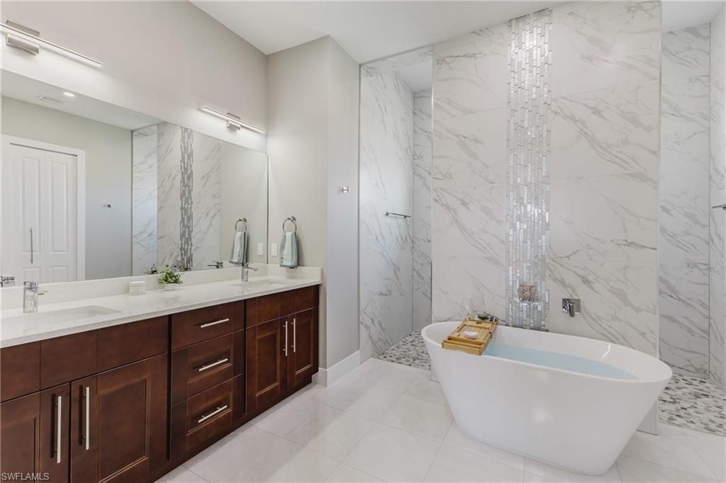 Image 31 of property listing at 4126 NW 39th ST, Cape Coral, FL 33993