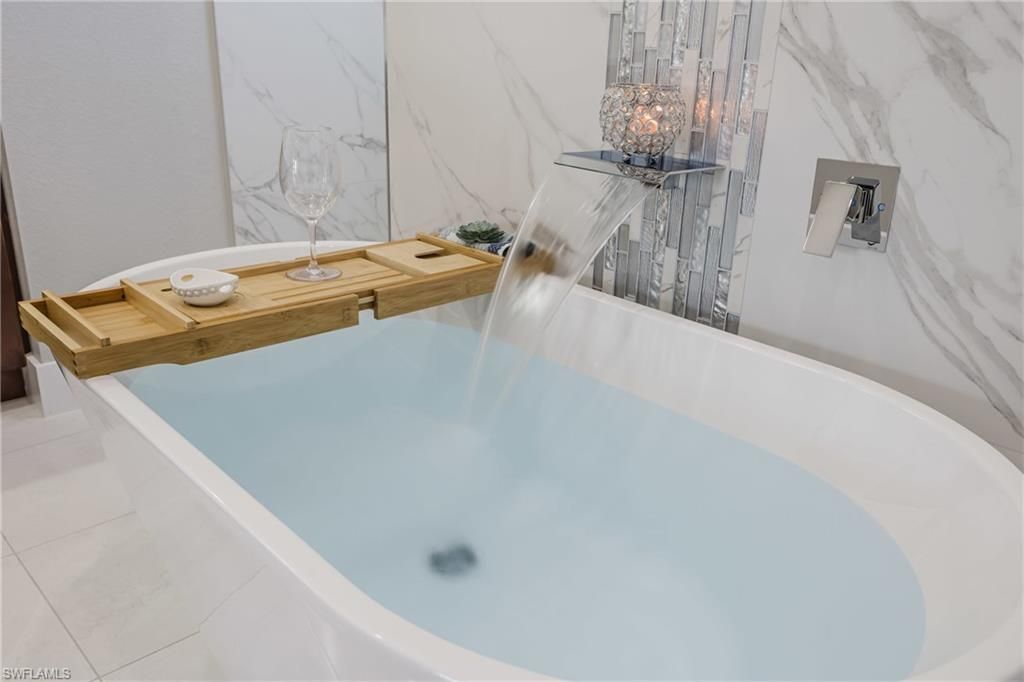 Image 34 of property listing at 4126 NW 39th ST, Cape Coral, FL 33993