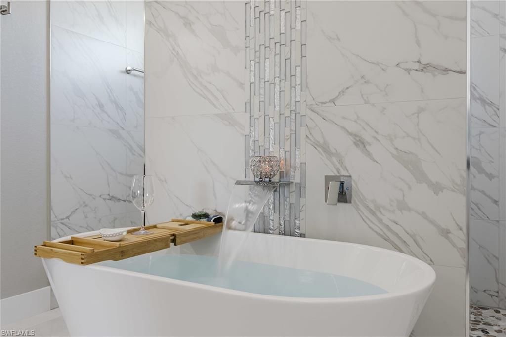 Image 35 of property listing at 4126 NW 39th ST, Cape Coral, FL 33993