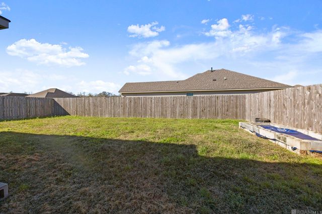 15421 Mossystone Dr, Prairieville, LA 70769