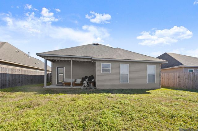 15421 Mossystone Dr, Prairieville, LA 70769