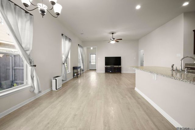 15421 Mossystone Dr, Prairieville, LA 70769