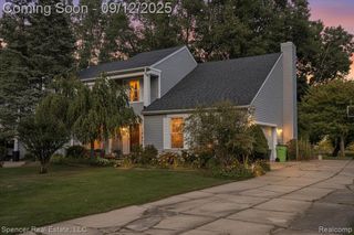 1753 Dawncrest Drive, West Bloomfield, MI 48324