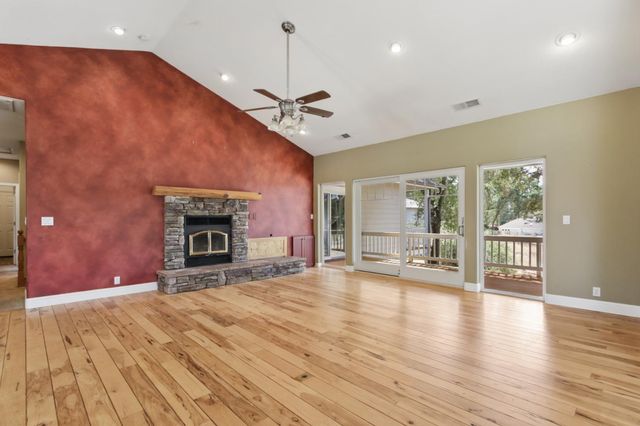 14341 Indian Springs Rd, Penn Valley, CA 95946