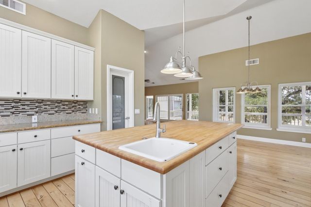 14341 Indian Springs Rd, Penn Valley, CA 95946