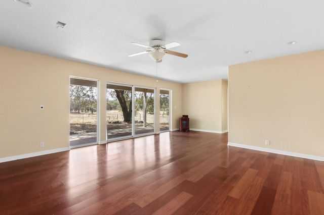 14341 Indian Springs Rd, Penn Valley, CA 95946