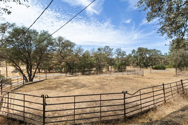 14341 Indian Springs Rd, Penn Valley, CA 95946