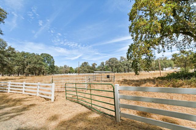 14341 Indian Springs Rd, Penn Valley, CA 95946